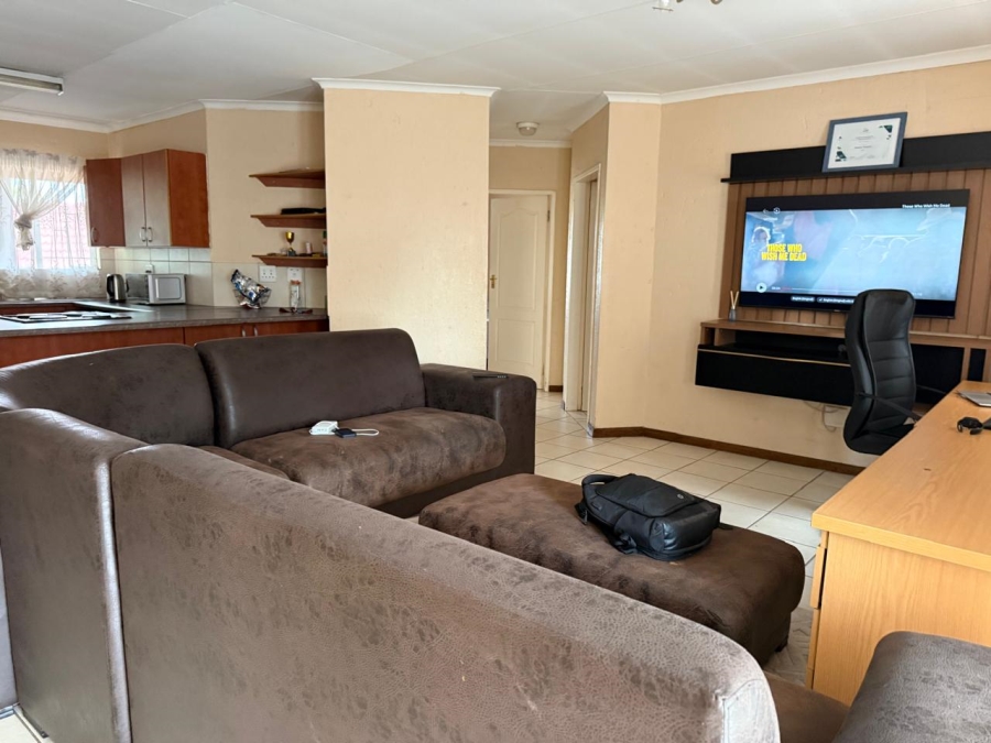 2 Bedroom Property for Sale in Rustenburg Central North West